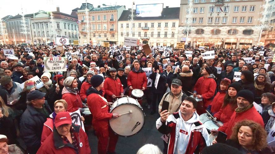 Zagreb: Na glavnom Trgu održan prosvjed protiv gradonačelnika Bandića