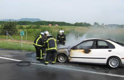 Volvo izgorio na autocesti između Zagreba i Jaske