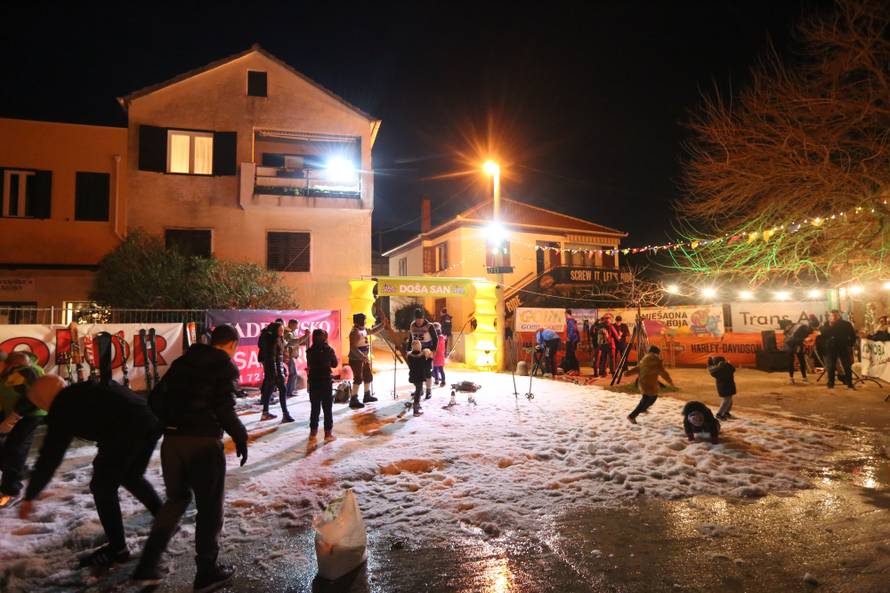 Skijaški spektakl uz more: Iška kraljica privukla je stotine ljudi