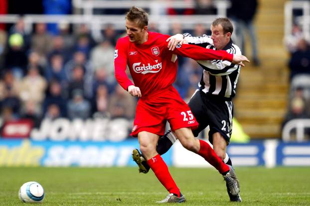 Soccer - FA Barclays Premiership - Newcastle United v Liverpool - St James