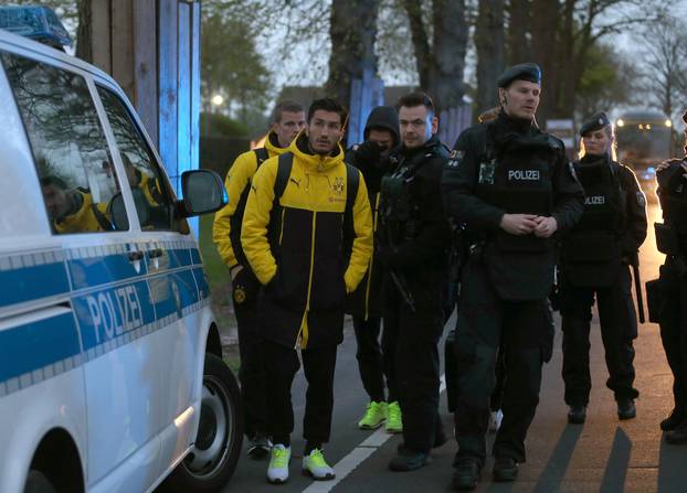 Explosions near bus carrying Borussia Dortmund squad