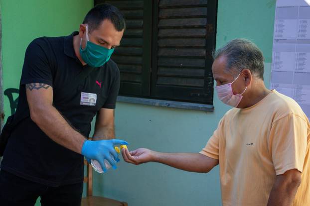 Pula: Mjere zaštite na ulazu u biralište na Busoleru