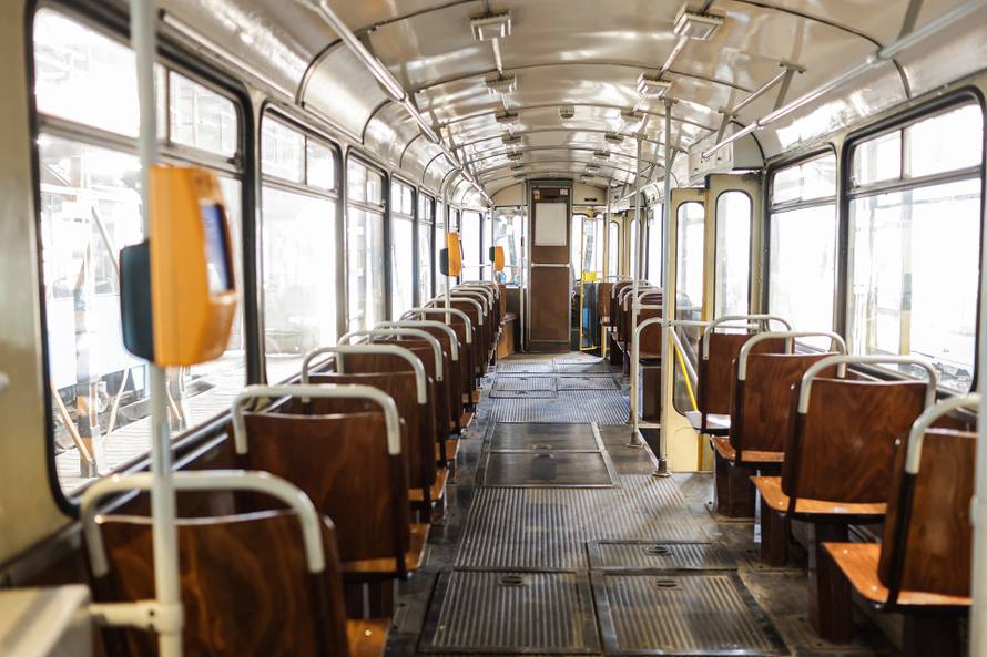 Zagreb: Tramvaj ZET-a koji vozi već pola stoljeća