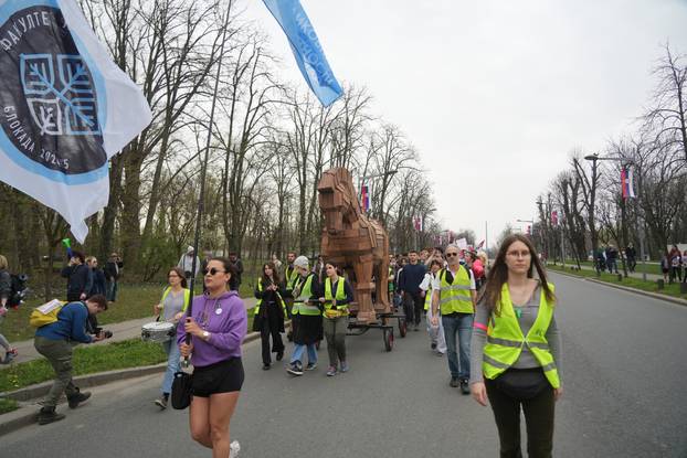 Beograd: Studenti Fakulteta likovnih umjetnosti i Fakulteta političkih znanosti izradili su Trojanskog konja 