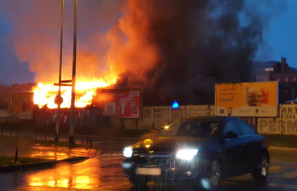 Gori pored Zapadnog kolovora: Požar lokaliziran, ali još gori...