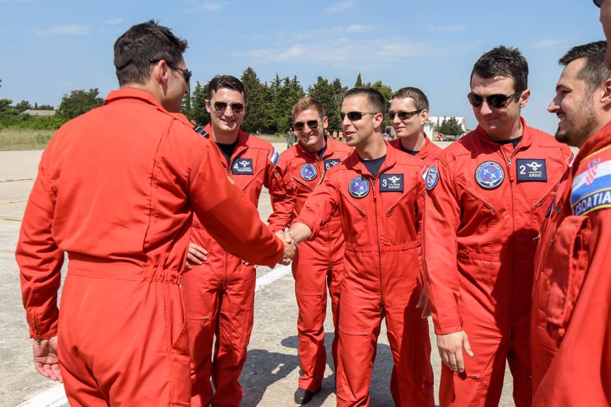 Kraljevska grupa Red Arrows posjetila je naša Krila Oluje