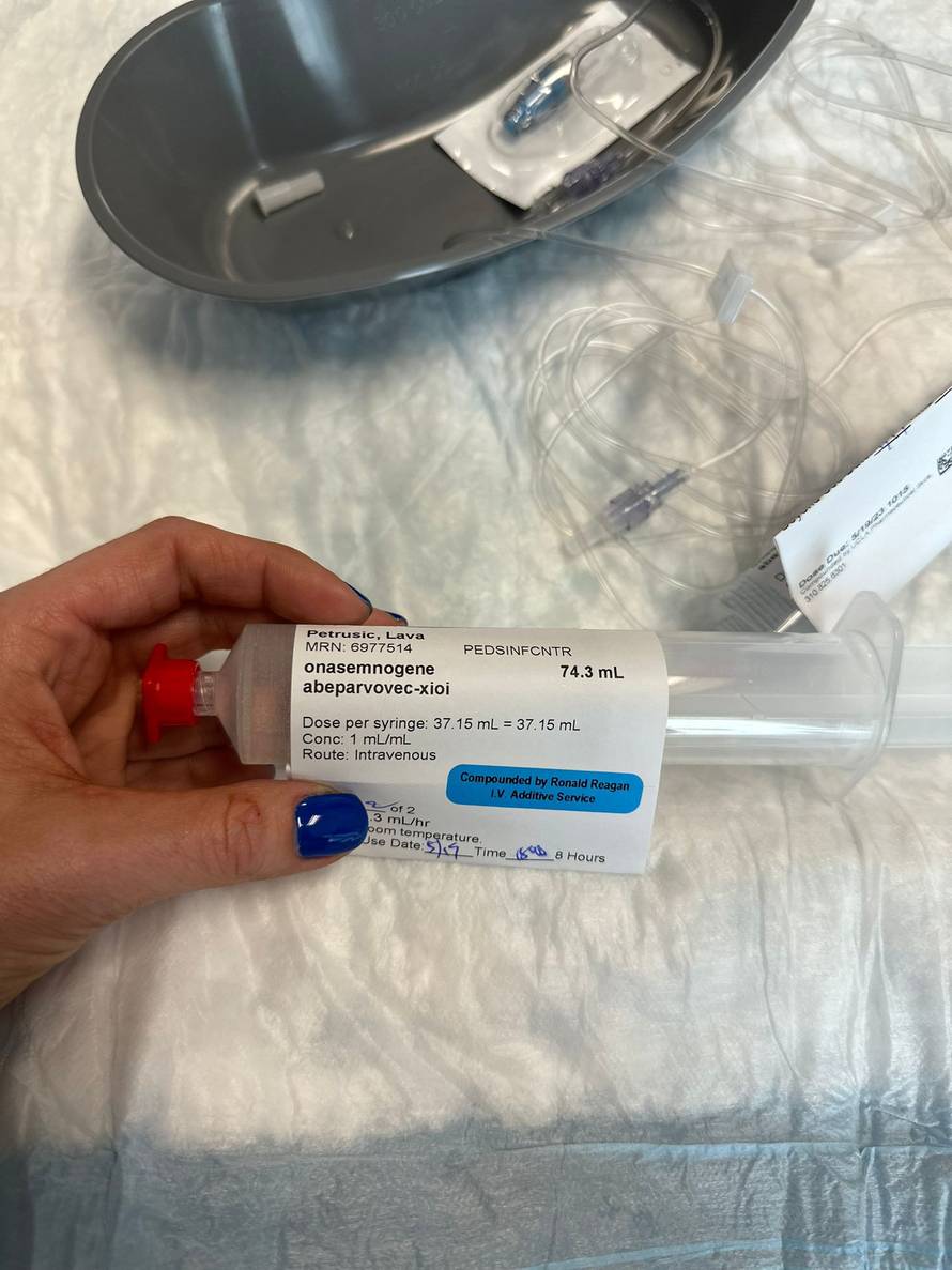 VIDEO Hrabra Lava (2) primila napokon lijek: 'Osjeća se dobro'