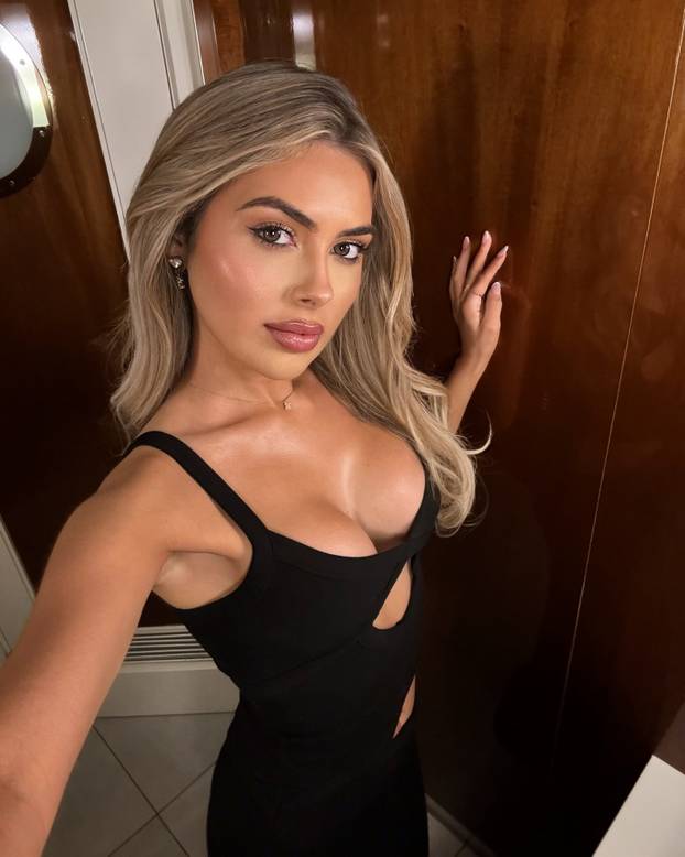 FOTO Zanosna pravnica ostavila novu 'devetku' Chelseaja zbog prevare? 'Ne može ostati odan'