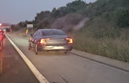 'Zbog nesreće na A1 vozimo se mic po mic, ali pametnjakovići su odlučili po zaustavnoj traci!'