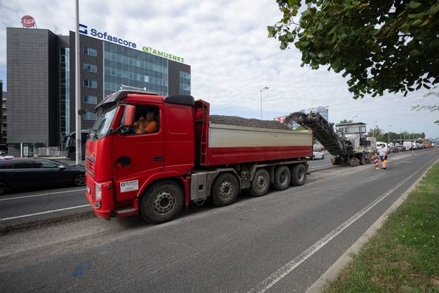 Zagreb: Radovi na sanaciji sjevernog kolničkog traka Zagrebačke avenije