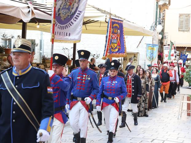 Šibenik: Nakon mimohoda otvoren je 16. Sajam u srednjovjekovnom Šibeniku