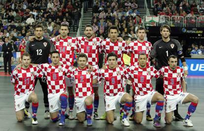 Hrvatska futsal reprezentacija dobila je Slovačku u Bratislavi!