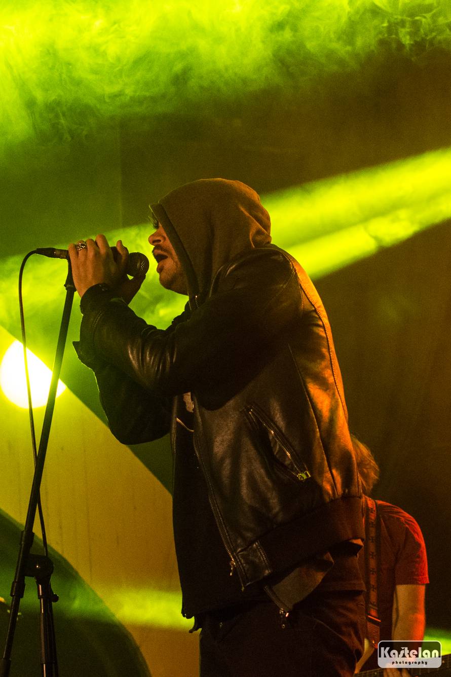 Vitasović je studenticu pozvao na stage pa su skupa zapjevali