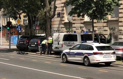 Kotačem bicikla upao je u utor tračnica, pao i umro pred traumatološkom u Zagrebu