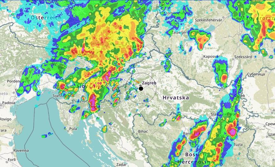Oluja poharala Split, pogledajte što sad ide prema Zagrebu