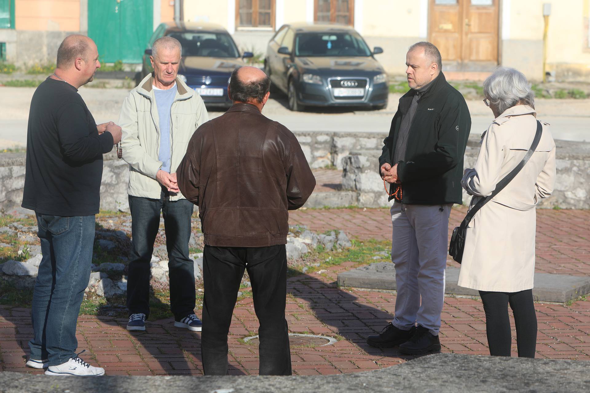 Muška molitva krunice u Karlovcu