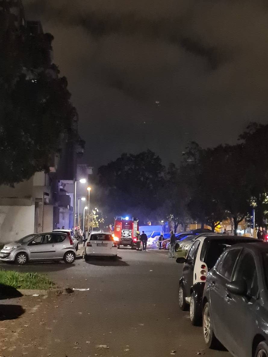 VIDEO Zapalio se automobil u zagrebačkom Travnom: 'Smrad se osjetio i nekoliko ulaza dalje'