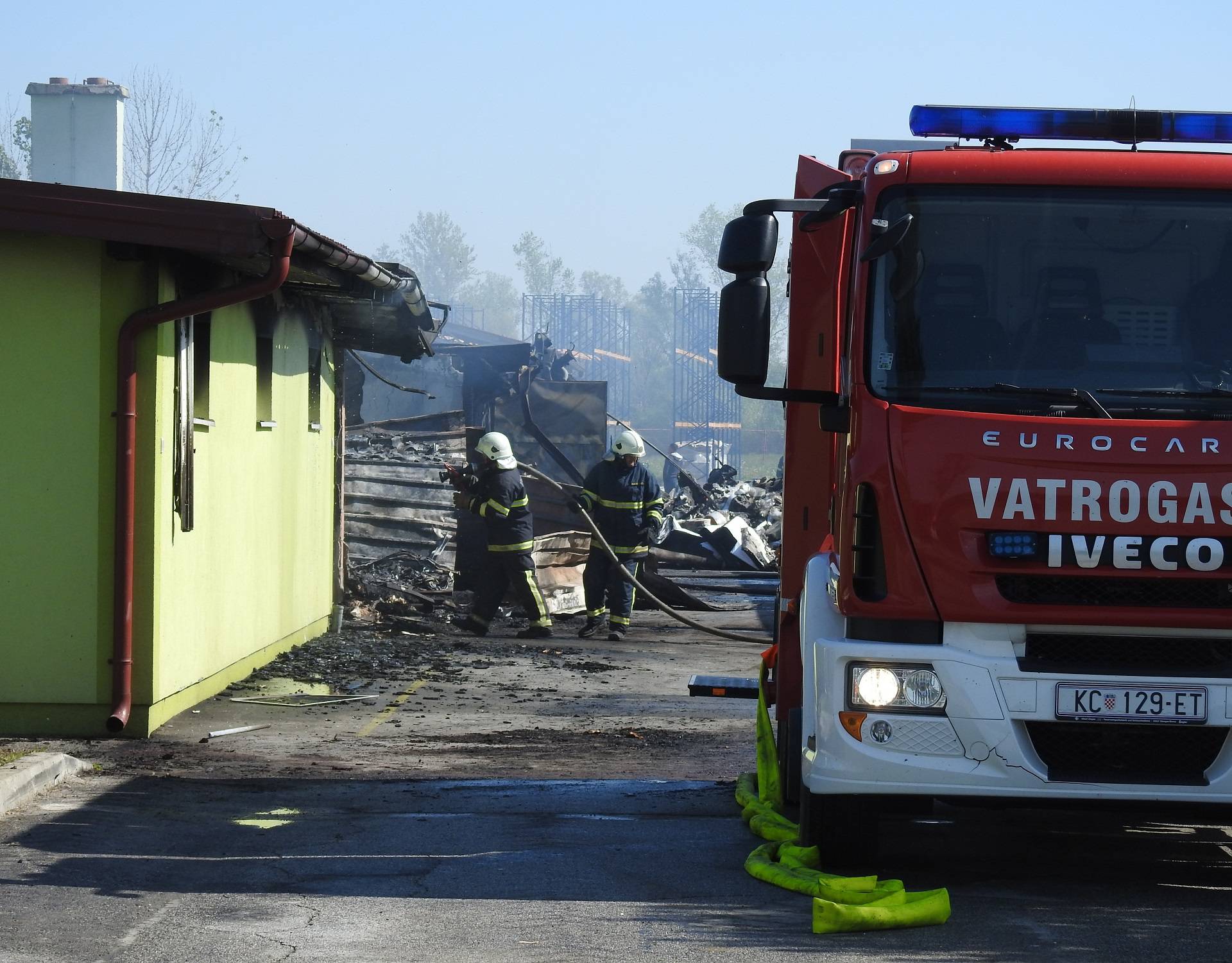 Vatra progutala tvornicu: 'Za 3 sata nestalo 20 godina truda'