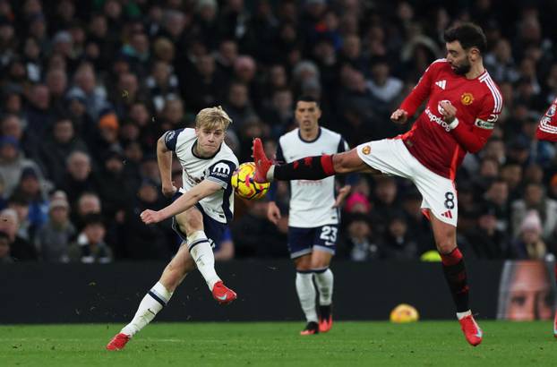 Premier League - Tottenham Hotspur v Manchester United