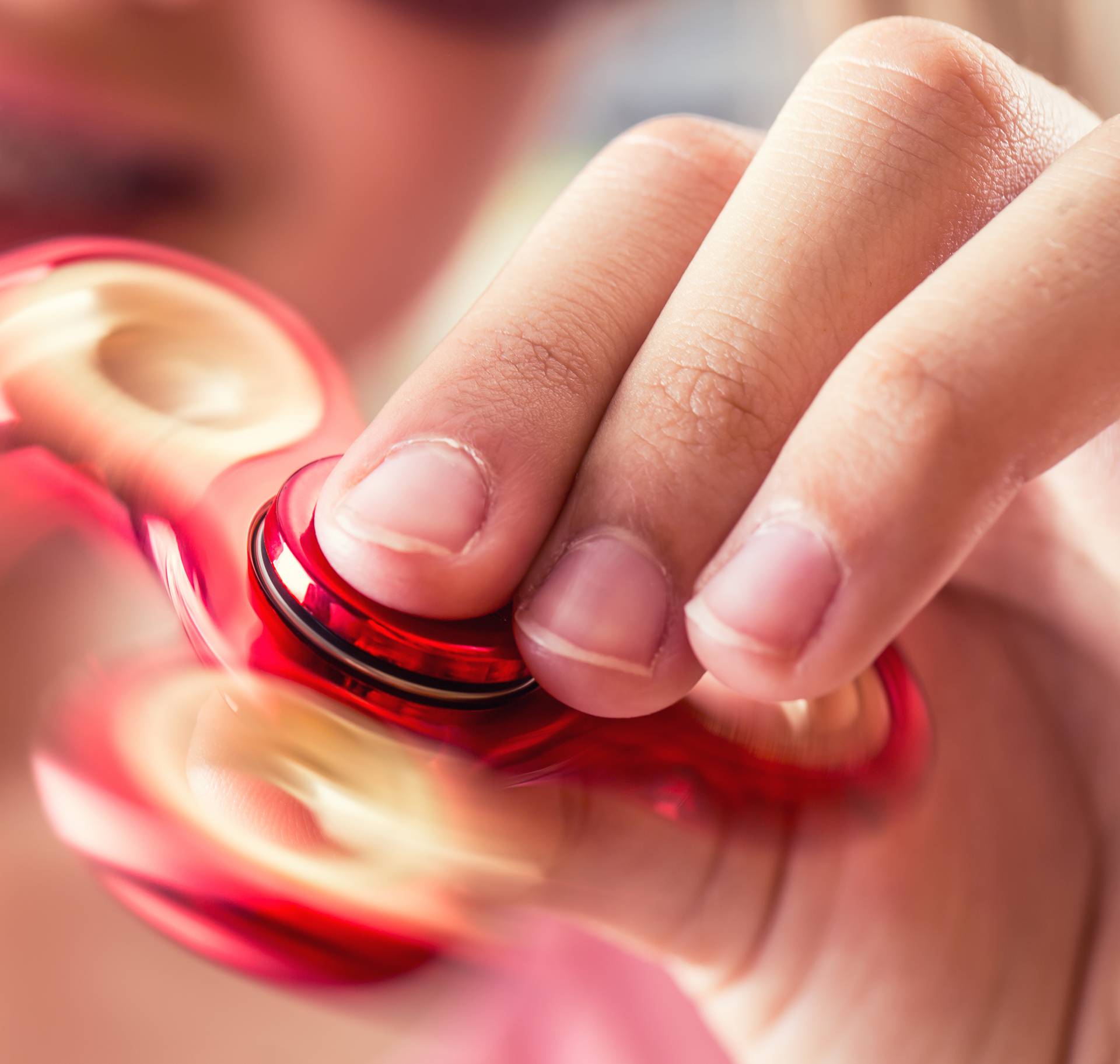 Popularni 'fidget spinneri' su opasni za djecu zbog baterije...