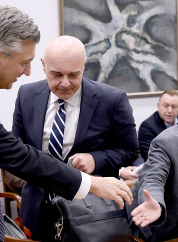 Zagreb: Plenkovic odborima predstavio Alena Ru&zcaron;i&cacute;a, kandidata za novog ministra rada, mirovinskog sustava, obitelji i socijalne politike