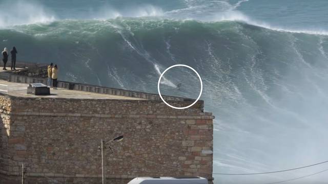 Spektakularan video: Hrabri surfer ukrotio valčinu od 20 m