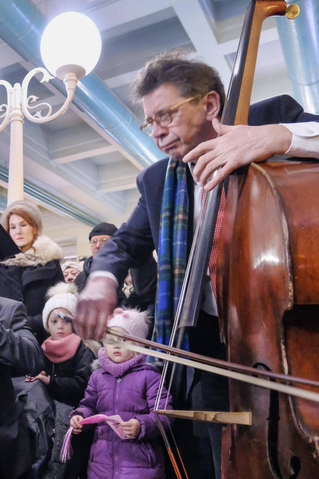 Zagreb: Zagrebački solisti održali koncert u zatvorenom dijelu tržnice Dolac