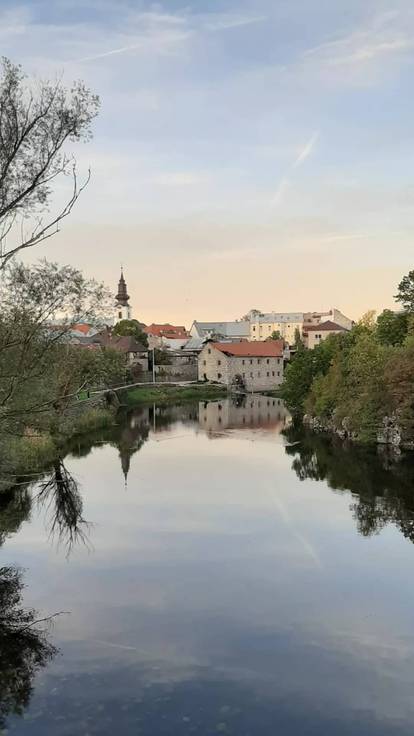 Veselo u srcu Like: Od slanine, finih ličkih palačinki i rakije do revije konjskih zaprega