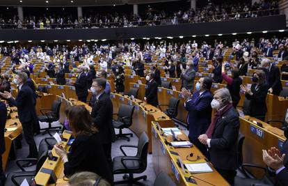 EP osuđuje Srbiju, Rusiju i Kinu za naoružavanje vojne hunte