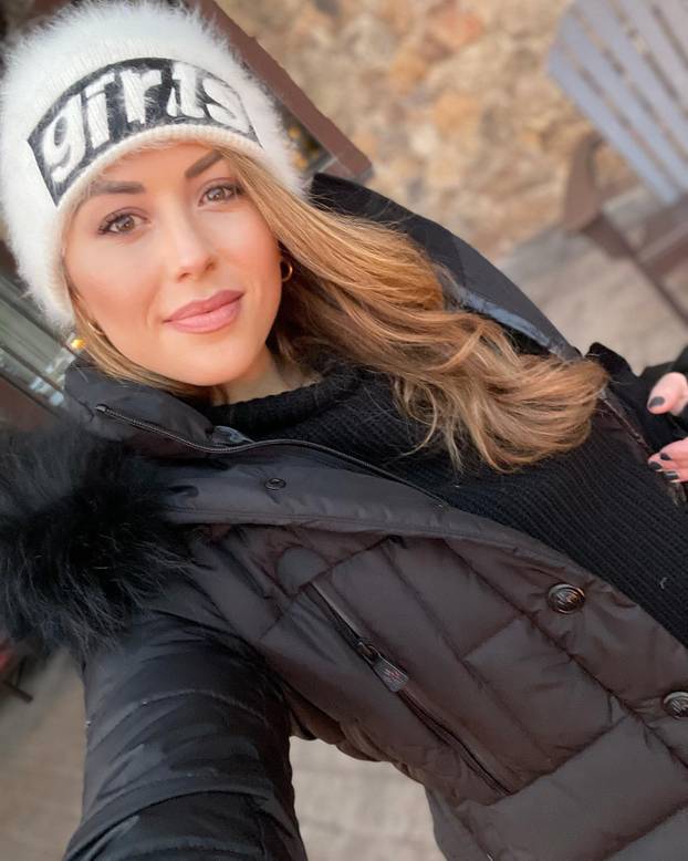 Bivša zvijezda UFC-a izazovnim fotografijama 'srušila internet'