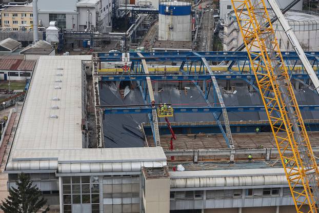 Zagreb: Najveća dizalica u gradu započela s radom 