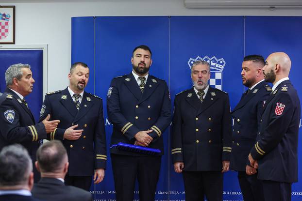 Zagreb: Ministar Tomo Medved uru?io je braniteljske zahvalnice postrojbama iz Domovinskog rata