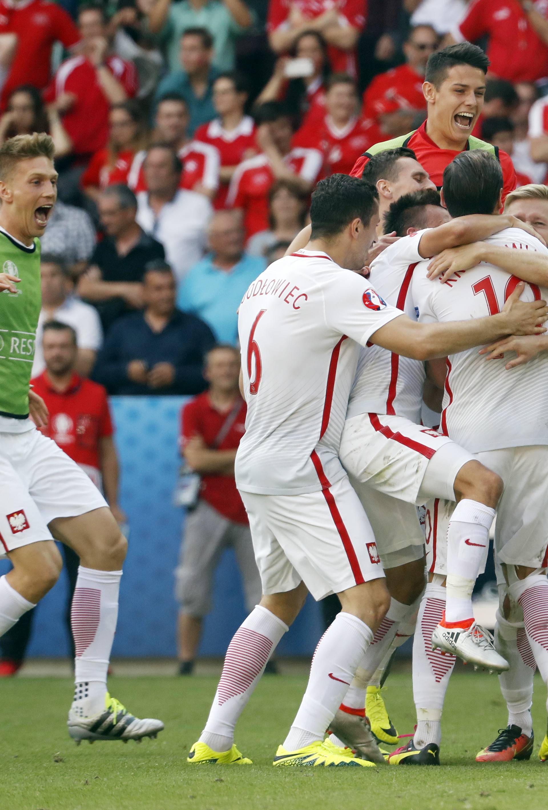 Switzerland v Poland - EURO 2016 - Round of 16