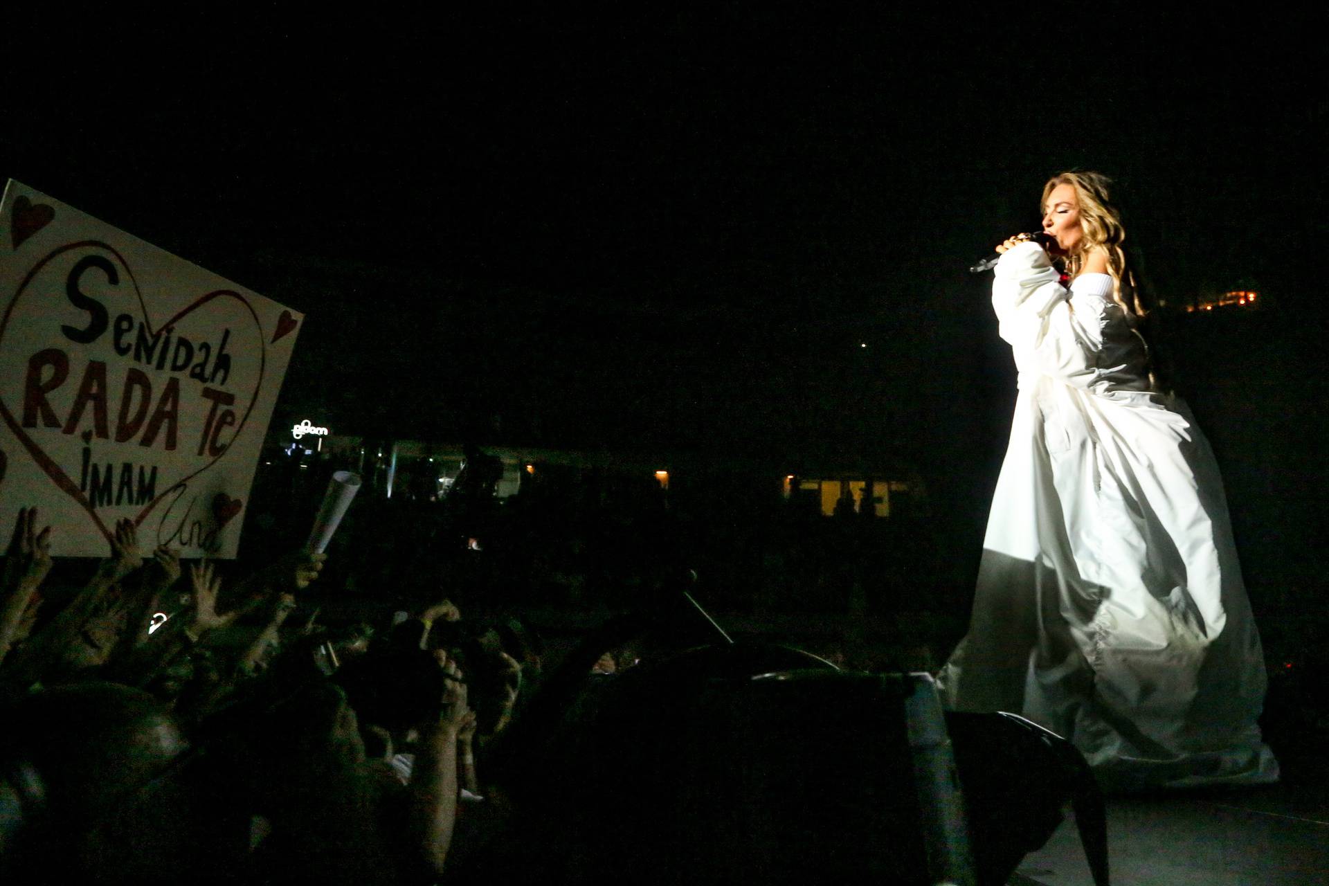 Beograd: Senidah održala prvi veliki solistički koncert na stadionu Tašmajdan