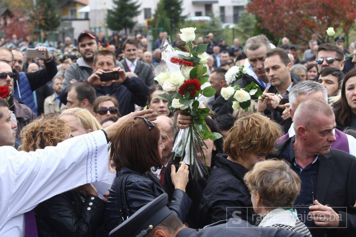 Sarajevo se oprašta od ubijenih policajaca: Ispratili smo heroje