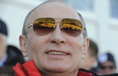 Mlade Ruskinje su poludjele za Carem Putinom: "Oplodi nas!"