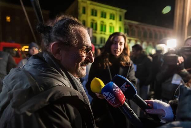 Baby Lasagna na Splitskoj rivi nastupio je prije Željka Bebeka