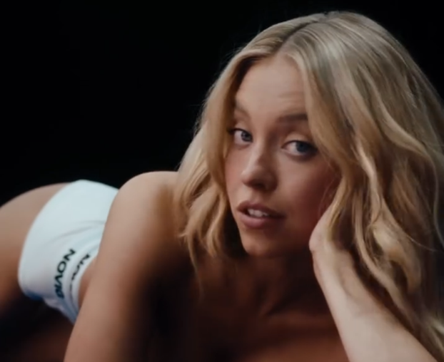 FOTO Sydney slavi rođendan! Časti nas golim fotkama, a ovo je 100 njenih najseksi izdanja