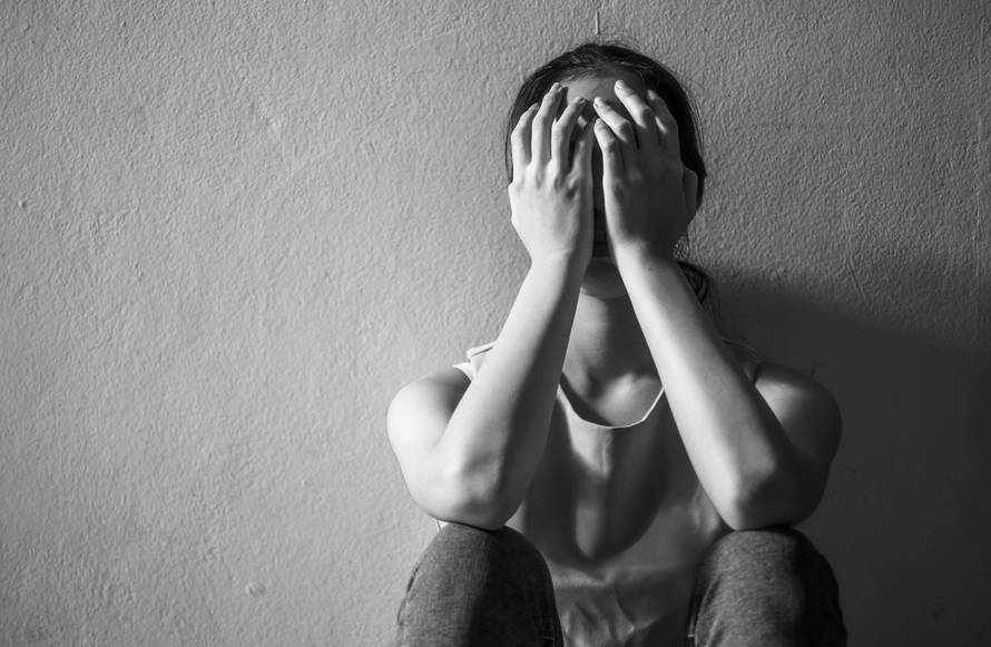 15 znakova da imate muža koji vas kontrolira i kako se spasiti