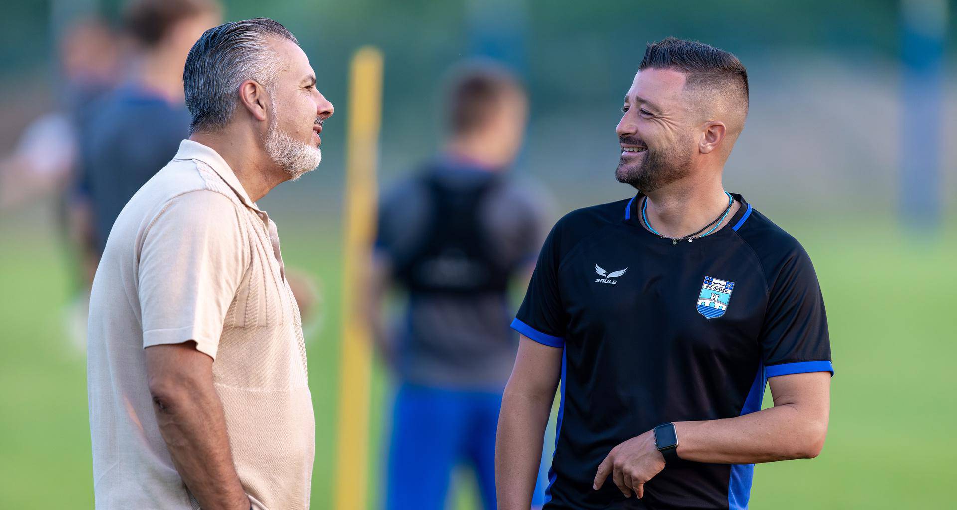 Nogometaši Osijeka večernji trening odradili na Opus Areni