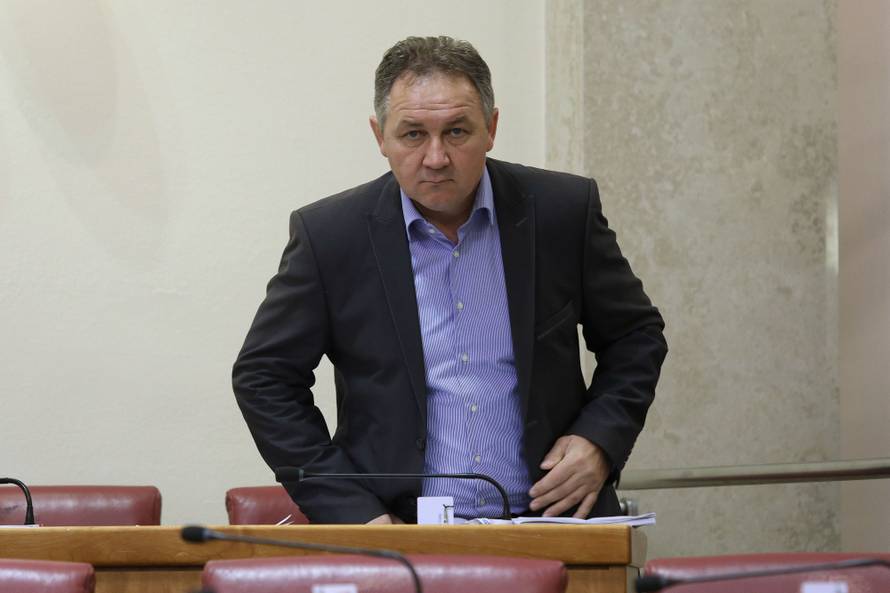 'Biste li vi dali dijete gayevima koji se mačuju pred djecom...?'