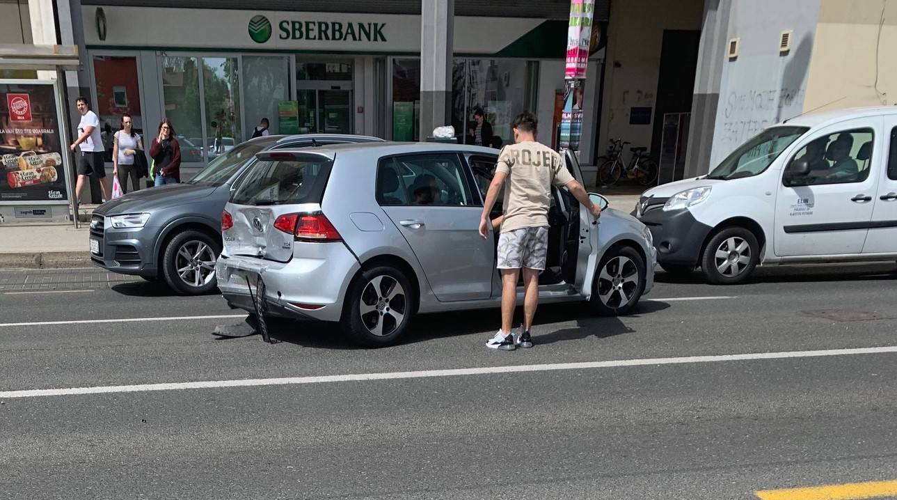 Sudar dva auta u Dubravi: Na mjesto nesreće dojurila Hitna