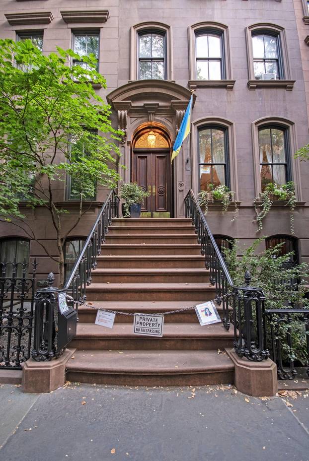Apartment of Carrie Bradshaw (Sarah Jessica Parker) in the television series Sex and the City, 66 Perry St, Greenwich Village, Manhattan, New York,USA