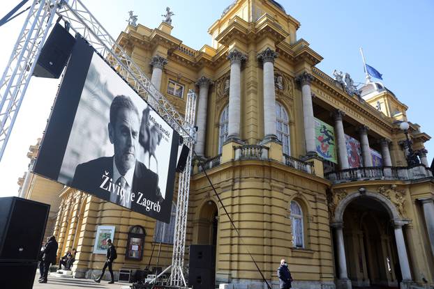 Zagreb: Građani na videozidu prate komemoraciju povodom smrti gradonačelnika Bandića