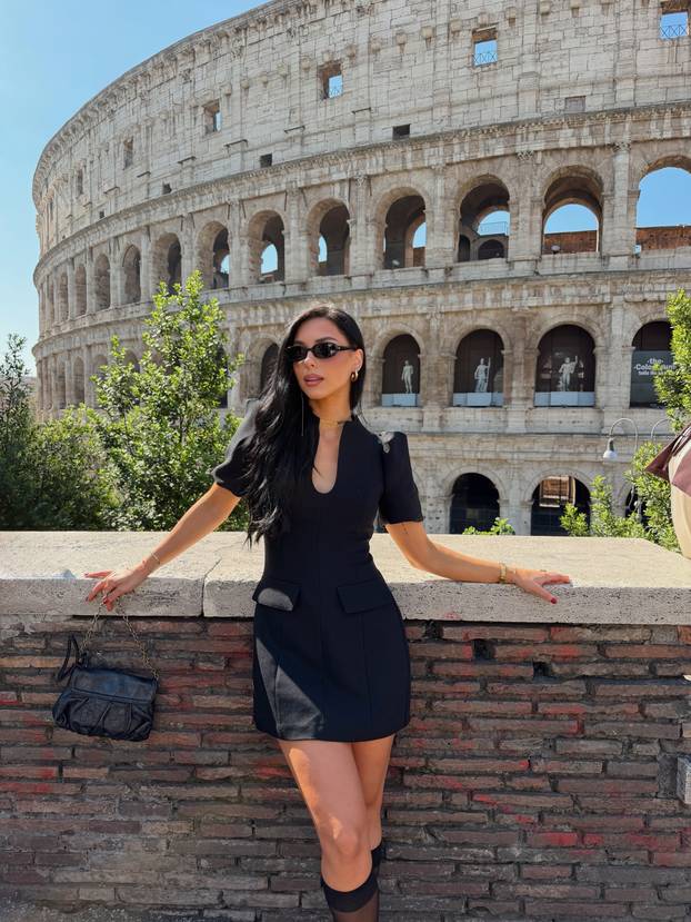 FOTO Ova fatalna balkanska ljepotica pali društvene mreže: Prepoznajete li ju?