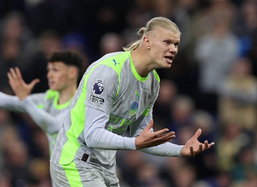 Premier League - Everton v Manchester City