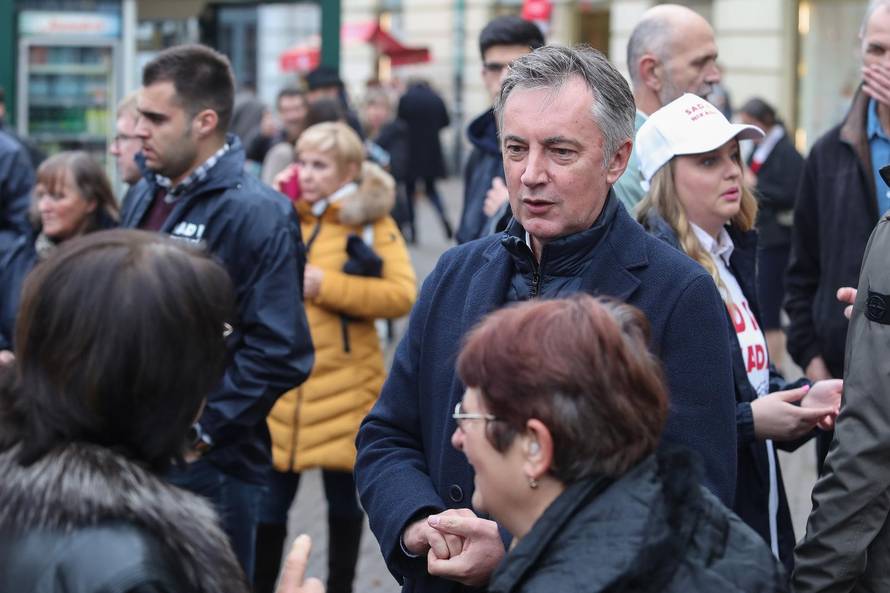 Zagreb: Prikupljanje potpisa za Miroslava Škoru, kandidata za predsjednika