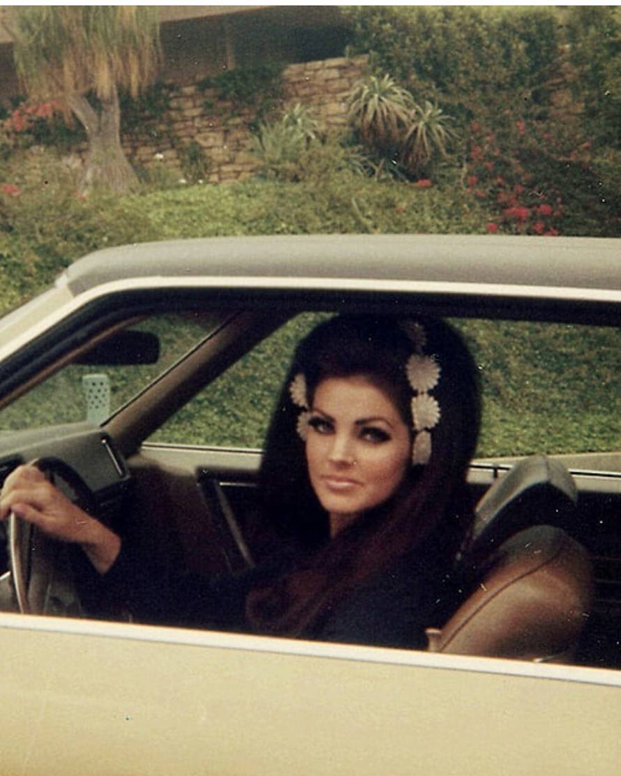 Elvisova unuka gola proslavila rođendan: Kažu da je ista baka