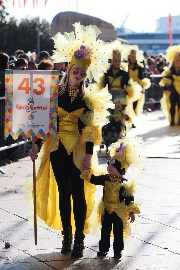 FOTO Najslađa galerija danas - Riječkim karnevalom prošetalo tisuće maškara