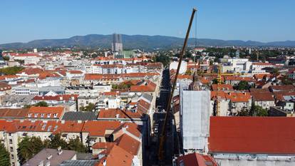 FOTO Pogledajte postavljanje obnovljene kupole tornja na baziliku u Palmotićevoj